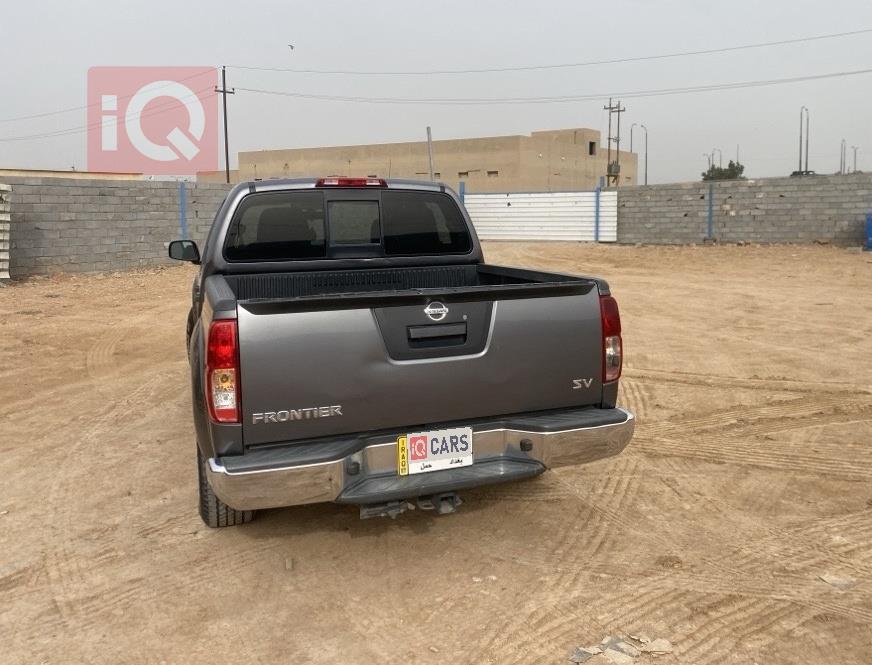 نيسان فرونتر